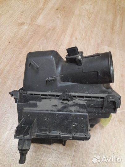 Корпус воздушного фильтра Nissan Teana J32