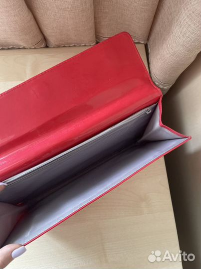 Папка на магните