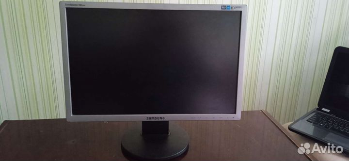 Монитор LG 22