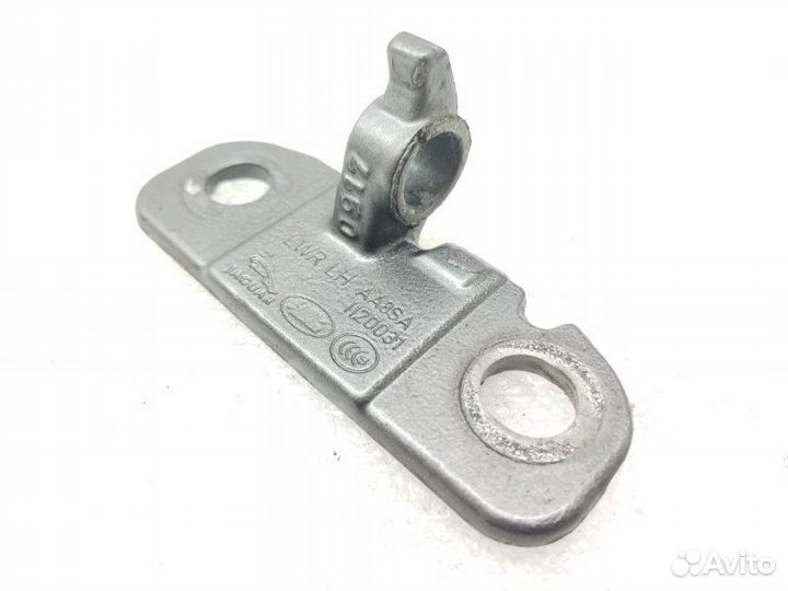 Петля двери передняя левая Land Rover Discovery 5