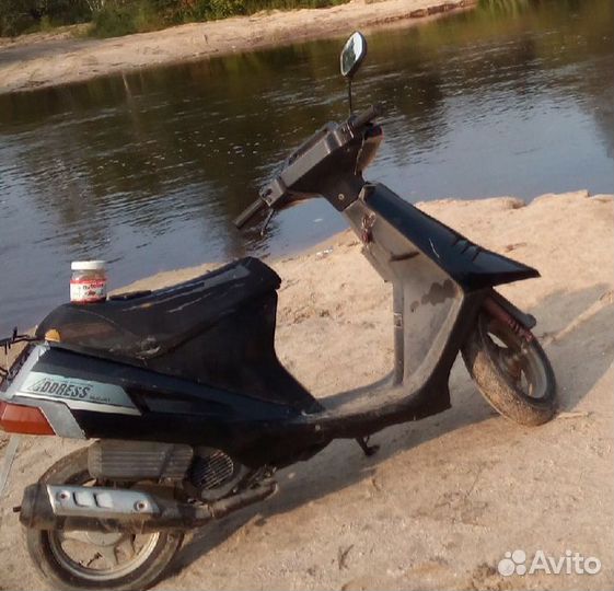 Продам скутер Suzuki lets 2