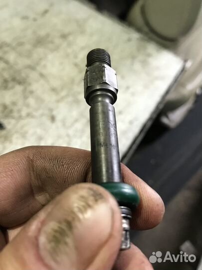 Форсунка топливная Ауди 100С4 Audi 100C4 2.4 AAR