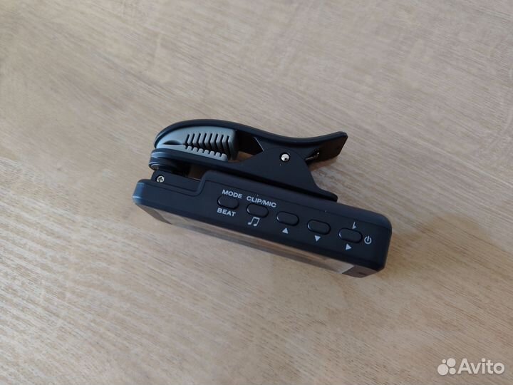 Тюнер для гитары