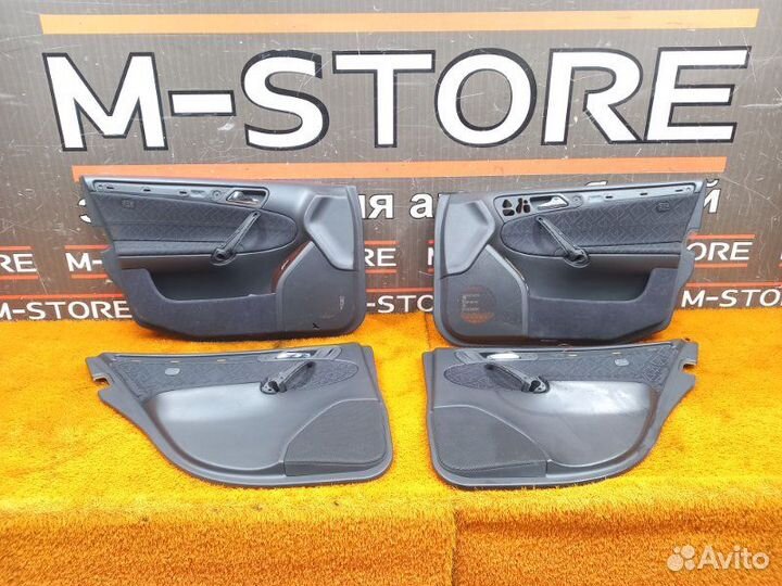 Обшивка двери Mercedes-Benz C-Class W203 112.912