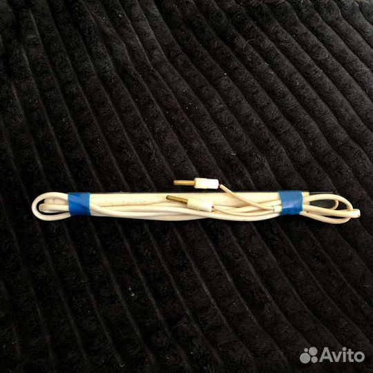 Колба с песком и проводами для аквариума