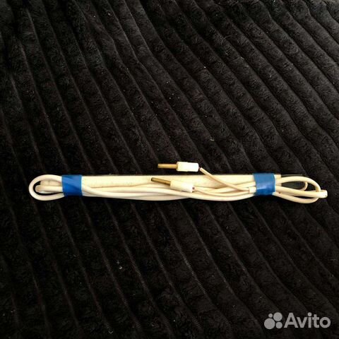 Колба с песком и проводами для аквариума