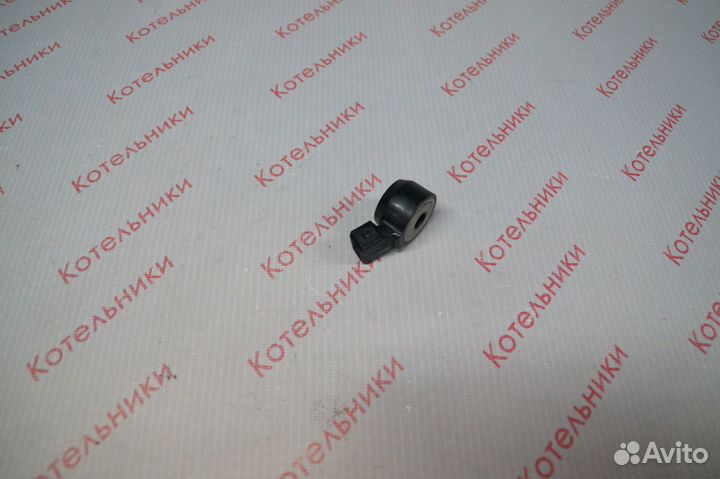 Nissan 22060-AU010 Датчик детонации