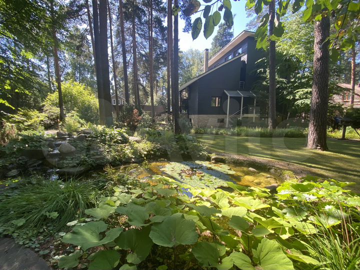 Дом 550 м² на участке 25 сот.