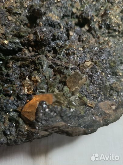 Образец пирит