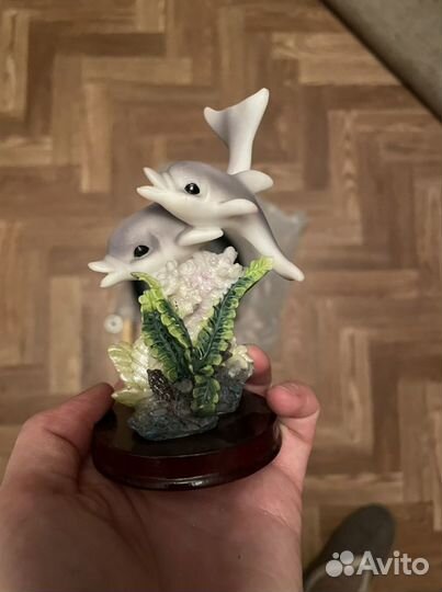 Сувенир статуэтка дельфины