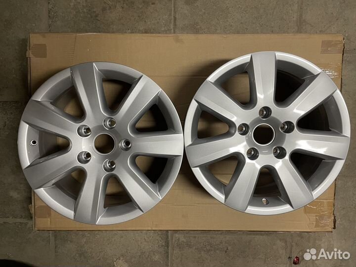 Литой диск R17 VW Touareg