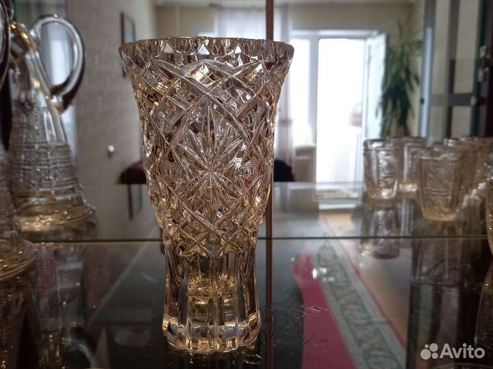 Хрустальная ваза для цветов