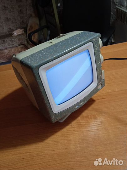 Телевизор бу маленький