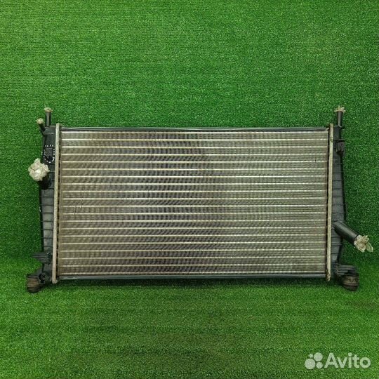 Радиатор основной Ford Focus 2 2007 10-25182-SX