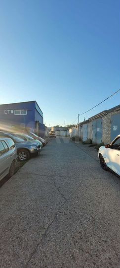 Гараж, > 30 м²