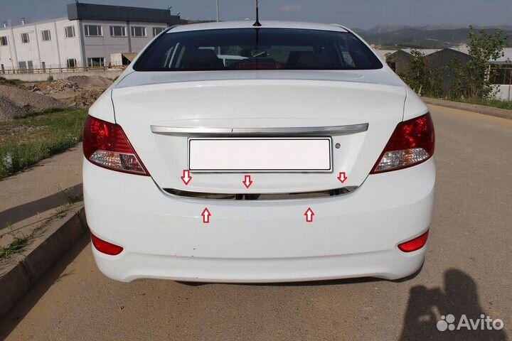 Накладка на крышку багажника Hyundai Solaris