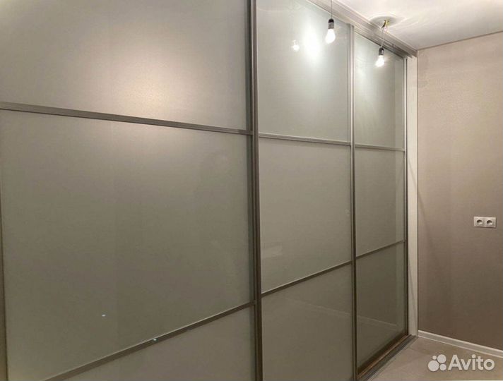 Стеклянная перегородка