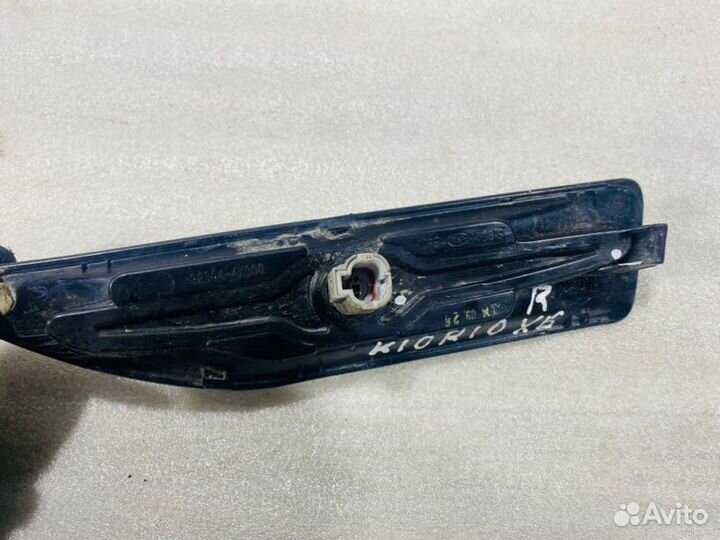 Повторитель на крыло правый Kia Rio 3 хетчбэк G4FC