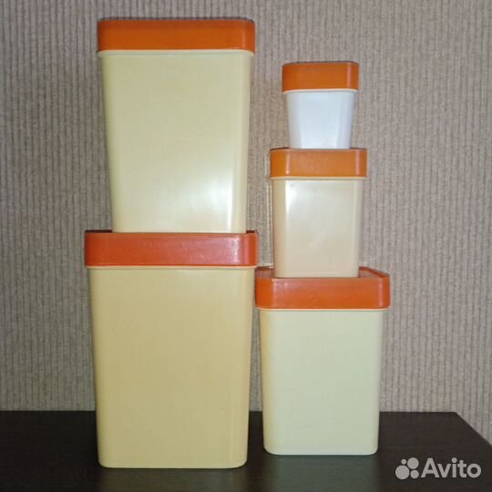 Емкости пластиковые для хранения