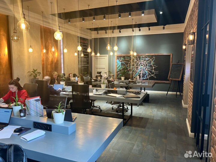 Менеджер по продажам новостроек