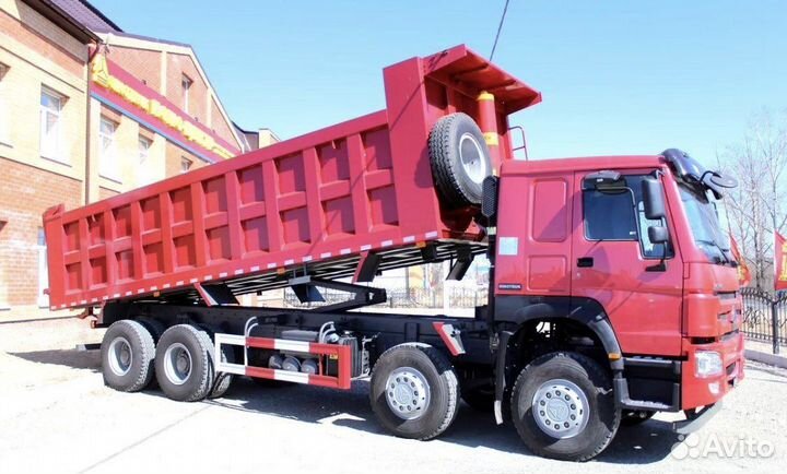 Водитель самосвала 4-х осника