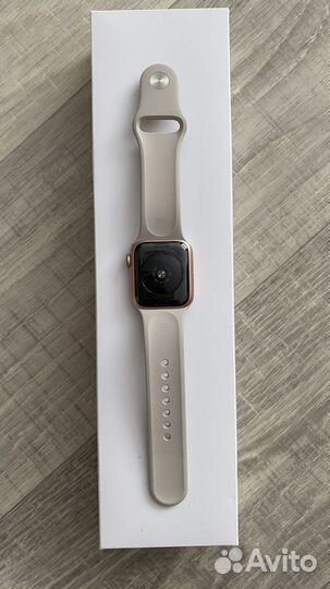 Часы Apple Watch SE 40mm Gold