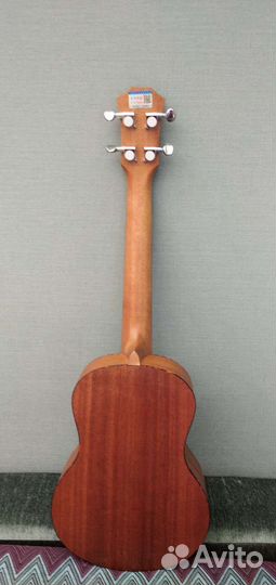 Укулеле тенор