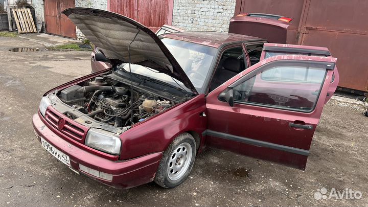 В разборе VW Vento GL. 90л.с. ABS