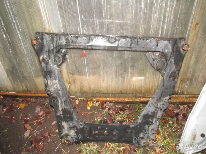 Подрамник Nissan Leaf в наличии без дефектов