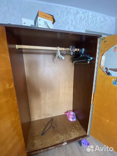 Шкаф распашной