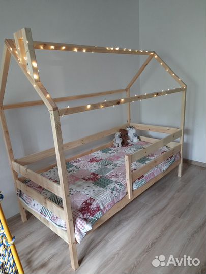 Детская кровать домик и матрас