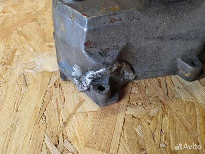 Клапанная крышка Hino Ranger H07D