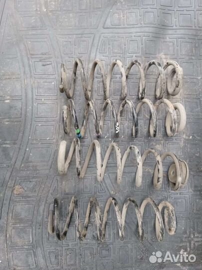 Пружина задней подвески Peugeot 308 408