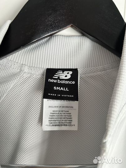 Ветровка женская new balance 44