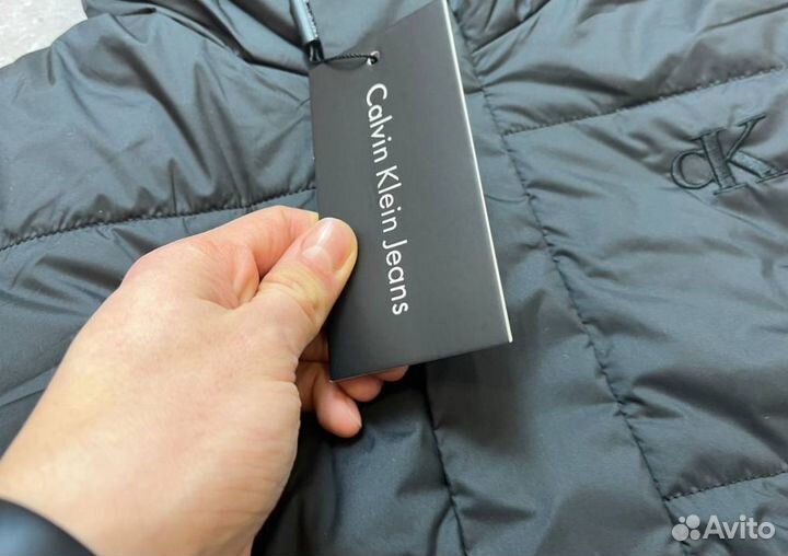 Демисезонные куртки Armani современные