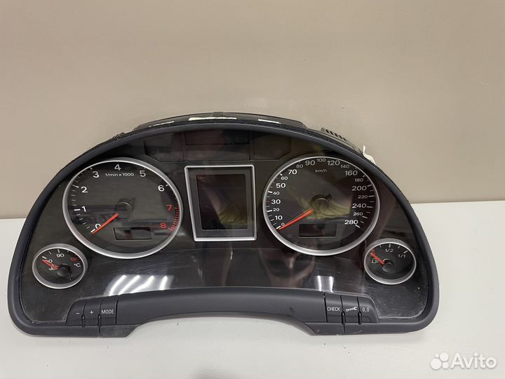 Щиток приборов Ауди А4 8Е Б7 8E0920901J
