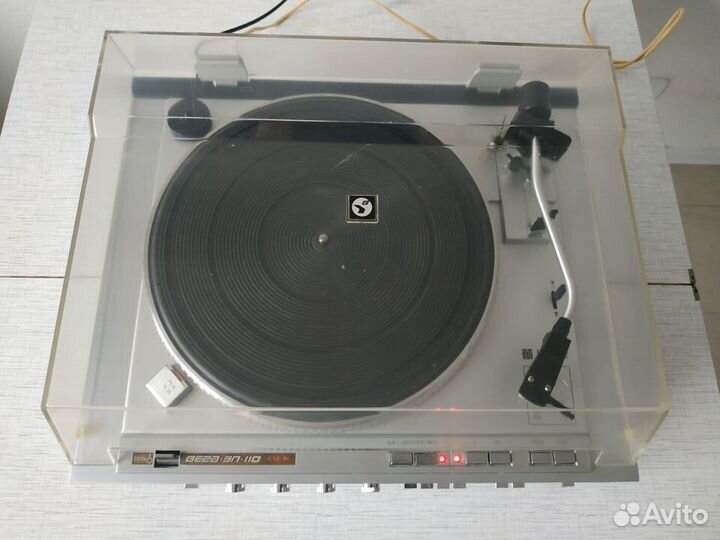 Проигрыватель винила Вега-110 с усилителем