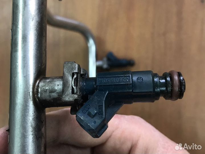 Топливная рампа в сборе с форсунками Mercedes W220