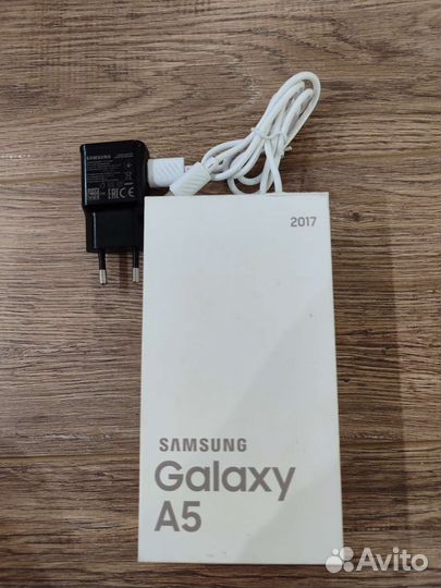 Телефон Samsung galaxy a5 2017