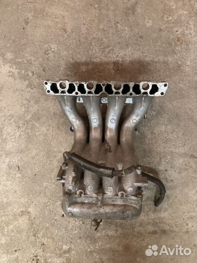 Впускной коллектор 4G93 Mitsubishi Pajero Io/Pinin