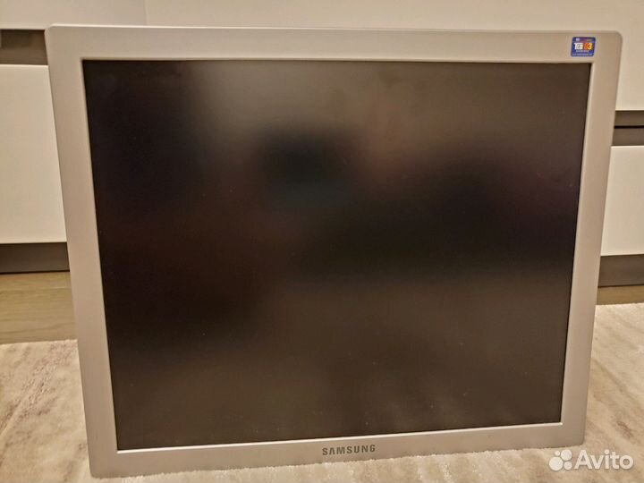 Монитор samsung SyncMaster 970P