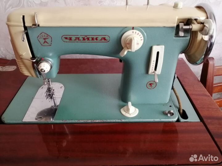 Швейная машина Чайка