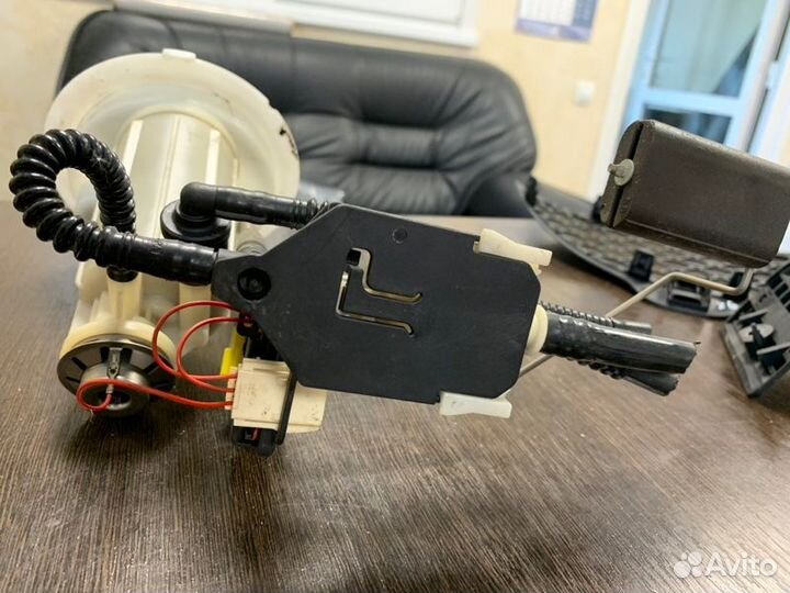 Датчик уровня топлива Bmw 650I E63 N62N 4.8 2007