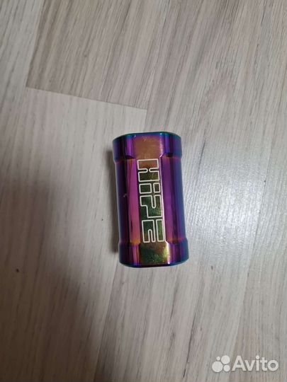 Зажим для трюкового самоката