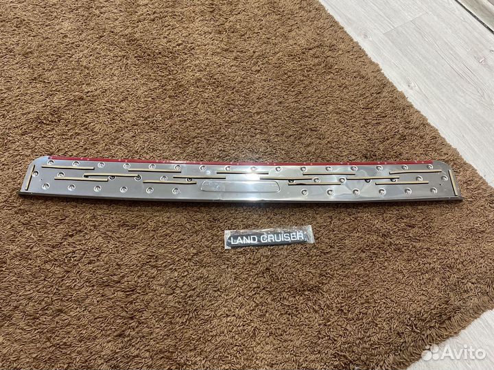 Накладка на задний бампер land cruiser 100