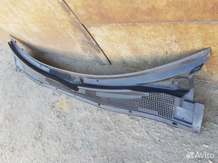 Жабо Mitsubishi Outlander 1