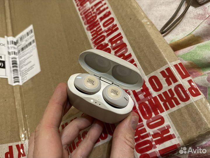 На запчасти Беспроводные наушники JBL Tune 120tws