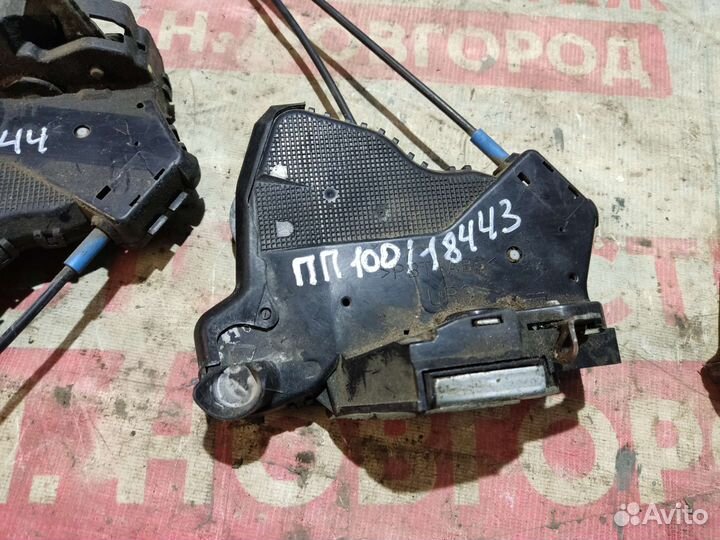 Замок двери toyota avensis т 250