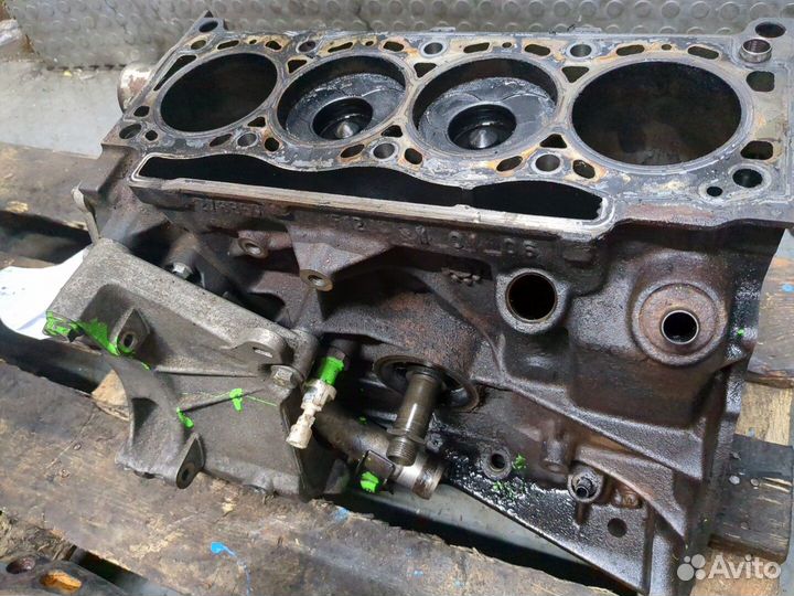 Блок цилиндров Renault Megane 2 F9Q 800 1.9 Дизель, 2004
