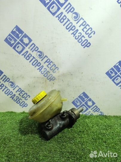 Главный тормозной цилиндр Audi 80 седан 2.0 PM (90